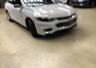 2018 Chevrolet Malibu in Chicago, IL 60659 - 2291419 7