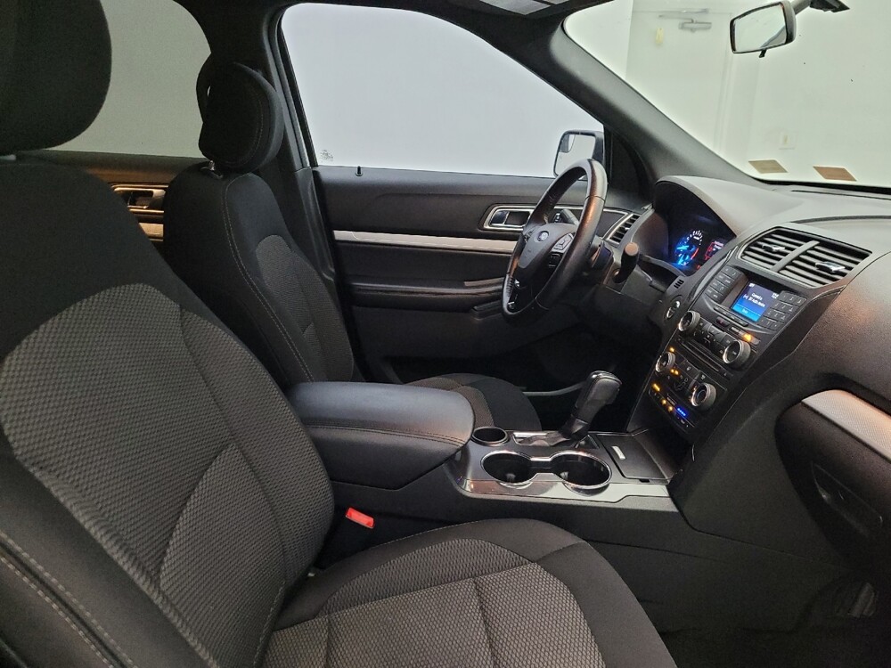 2017 Ford Explorer in Glendale, AZ 85301 - 2291643 21