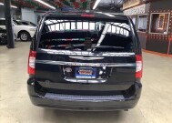 2015 Chrysler Town & Country in Chicago, IL 60659 - 2296007 4