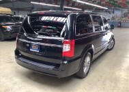 2015 Chrysler Town & Country in Chicago, IL 60659 - 2296007 5