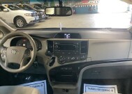 2012 Toyota Sienna in Chicago, IL 60659 - 2296012 20