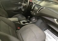 2017 Chevrolet Malibu in Chicago, IL 60659 - 2296013 24