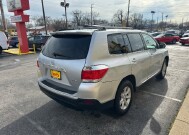 2013 Toyota Highlander in Indianapolis, IN 46222-4002 - 2297185 4