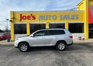 2013 Toyota Highlander in Indianapolis, IN 46222-4002 - 2297185 1