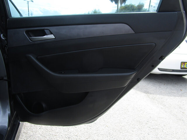 2018 Hyundai Sonata in Tampa, FL 33604-6914 - 2297878 18