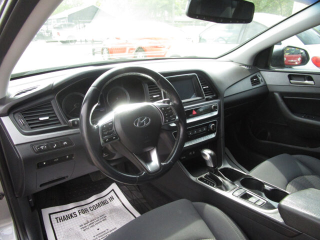 2018 Hyundai Sonata in Tampa, FL 33604-6914 - 2297878 12