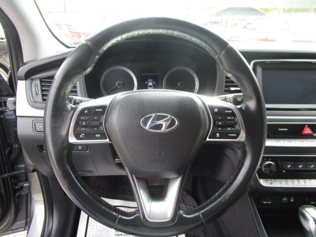 2018 Hyundai Sonata in Tampa, FL 33604-6914 - 2297878 33