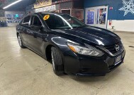 2018 Nissan Altima in Chicago, IL 60659 - 2297880 3