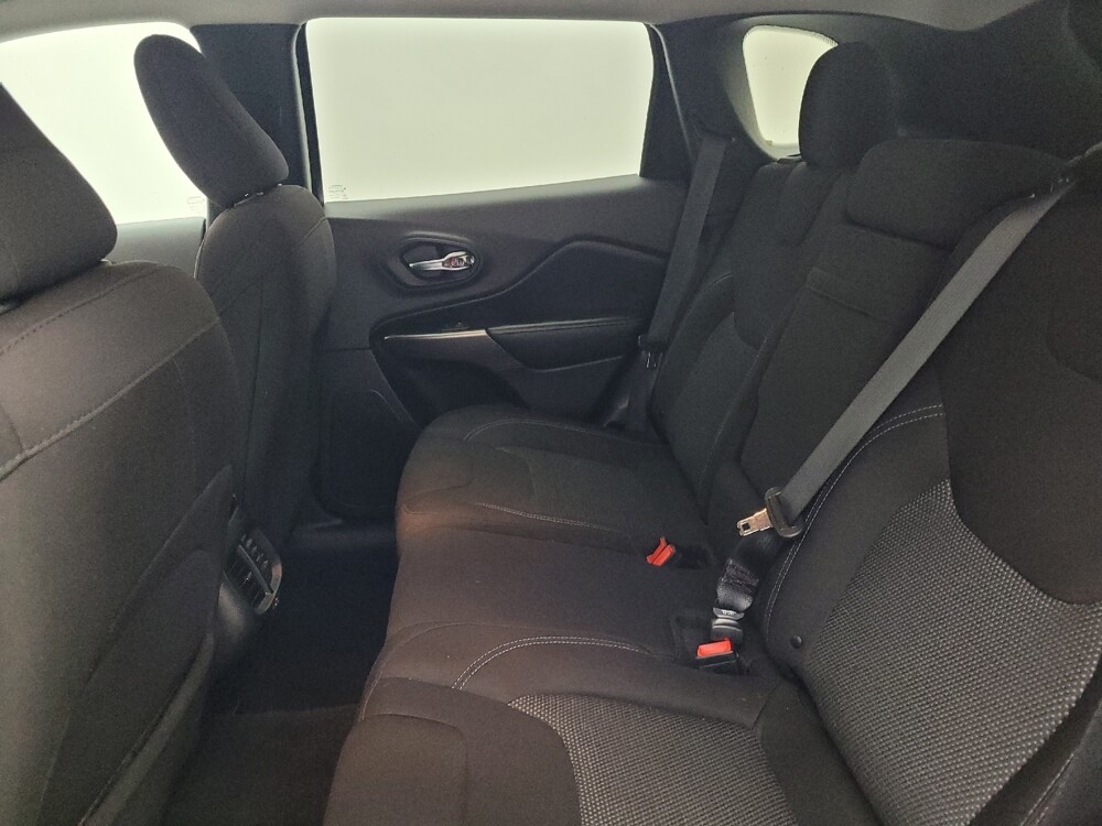 2019 Jeep Cherokee in Salem, VA 24153 - 2298418 18