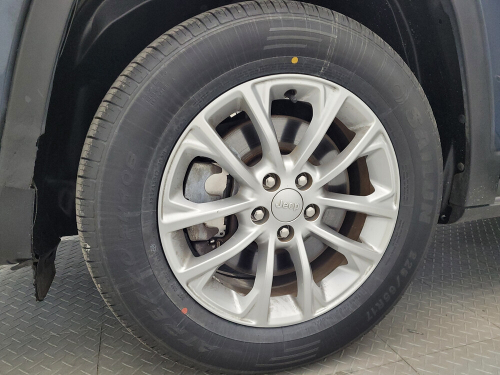 2019 Jeep Cherokee in Salem, VA 24153 - 2298418 64