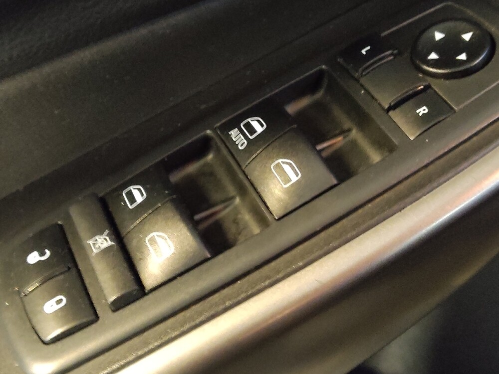 2019 Jeep Cherokee in Salem, VA 24153 - 2298418 27