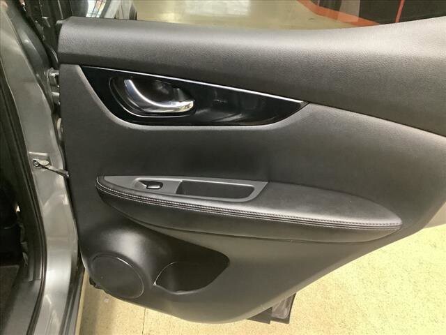 2018 Nissan Rogue Sport in Chicago, IL 60659 - 2298863 19