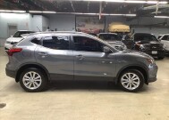 2018 Nissan Rogue Sport in Chicago, IL 60659 - 2298863 6