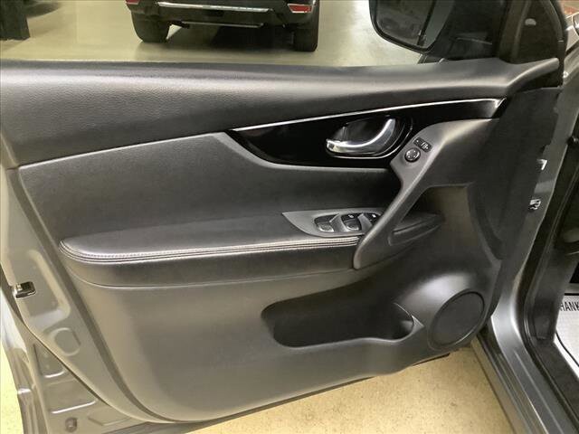 2018 Nissan Rogue Sport in Chicago, IL 60659 - 2298863 9