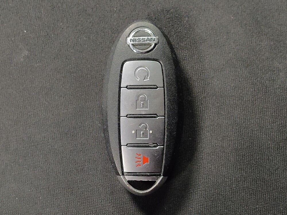 2016 Nissan Pathfinder in Live Oak, TX 78233 - 2299055 32