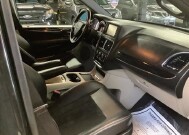 2017 Dodge Grand Caravan in Chicago, IL 60659 - 2299293 21