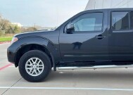 2017 Nissan Frontier in Dallas, TX 75212 - 2299318 5