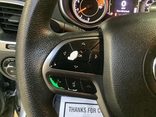 2019 Jeep Cherokee in Chicago, IL 60659 - 2299857 12