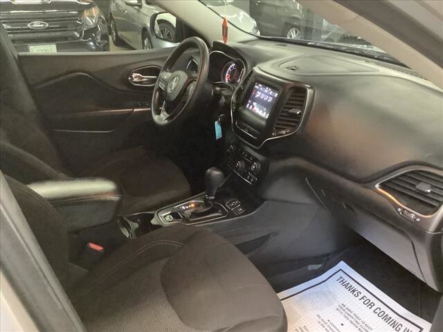 2019 Jeep Cherokee in Chicago, IL 60659 - 2299857 22