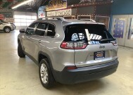 2019 Jeep Cherokee in Chicago, IL 60659 - 2299857 3