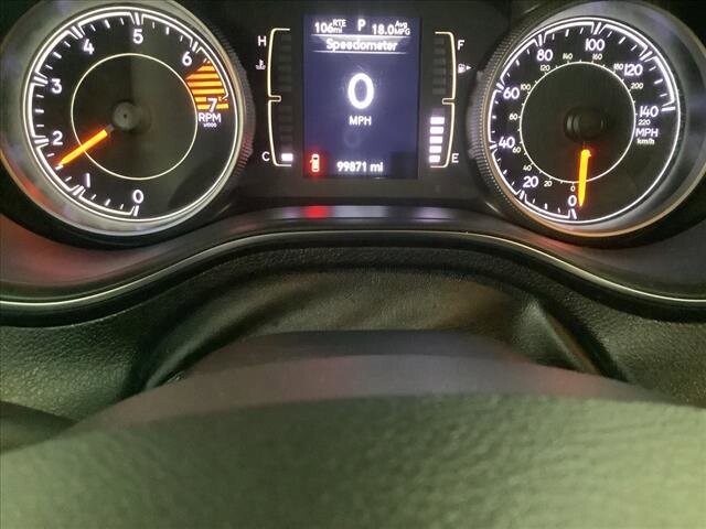 2019 Jeep Cherokee in Chicago, IL 60659 - 2299857 14