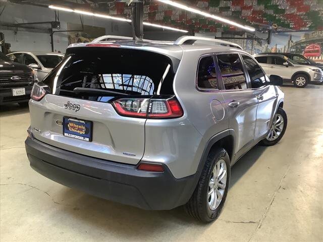 2019 Jeep Cherokee in Chicago, IL 60659 - 2299857 5