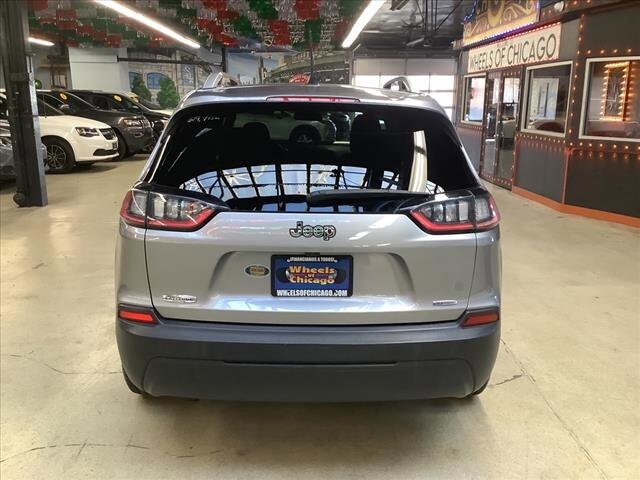 2019 Jeep Cherokee in Chicago, IL 60659 - 2299857 4