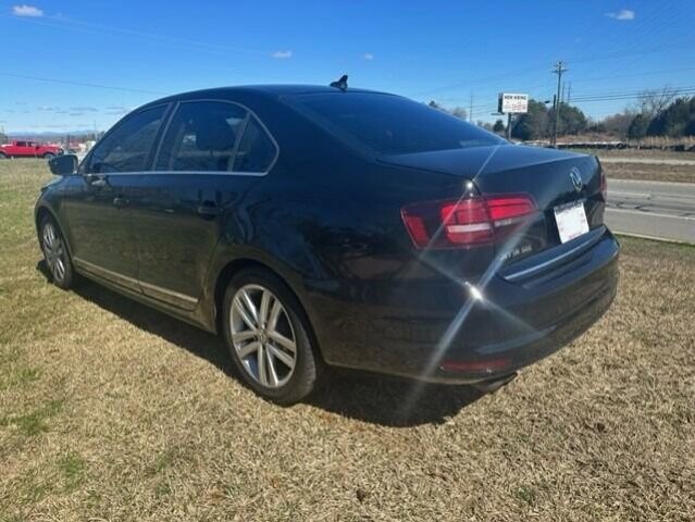 2017 Volkswagen Jetta in Commerce, GA 30529 - 2299919 41