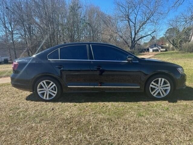 2017 Volkswagen Jetta in Commerce, GA 30529 - 2299919 36