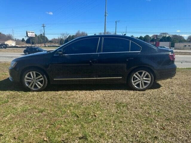 2017 Volkswagen Jetta in Commerce, GA 30529 - 2299919 14