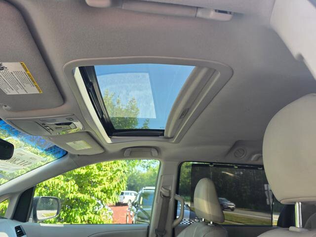 2013 Toyota Sienna in Blauvelt, NY 10913 - 2301847 26