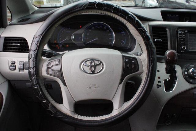 2013 Toyota Sienna in Blauvelt, NY 10913 - 2301847 72