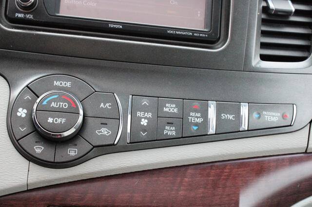 2013 Toyota Sienna in Blauvelt, NY 10913 - 2301847 77