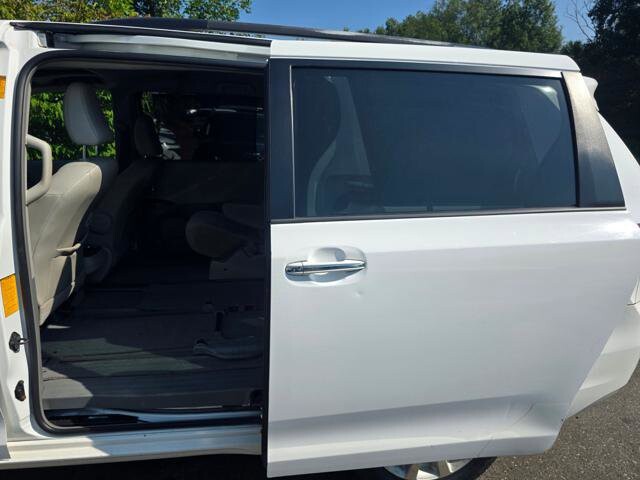 2013 Toyota Sienna in Blauvelt, NY 10913 - 2301847 35