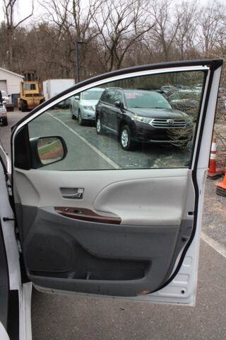 2013 Toyota Sienna in Blauvelt, NY 10913 - 2301847 78