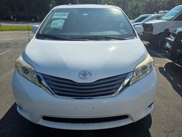 2013 Toyota Sienna in Blauvelt, NY 10913 - 2301847 2