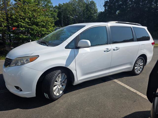 2013 Toyota Sienna in Blauvelt, NY 10913 - 2301847 3