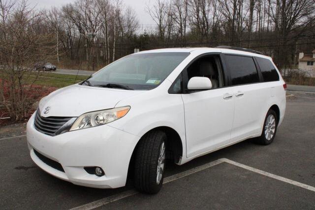 2013 Toyota Sienna in Blauvelt, NY 10913 - 2301847 63
