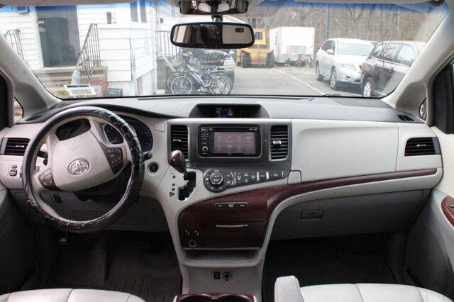 2013 Toyota Sienna in Blauvelt, NY 10913 - 2301847 79