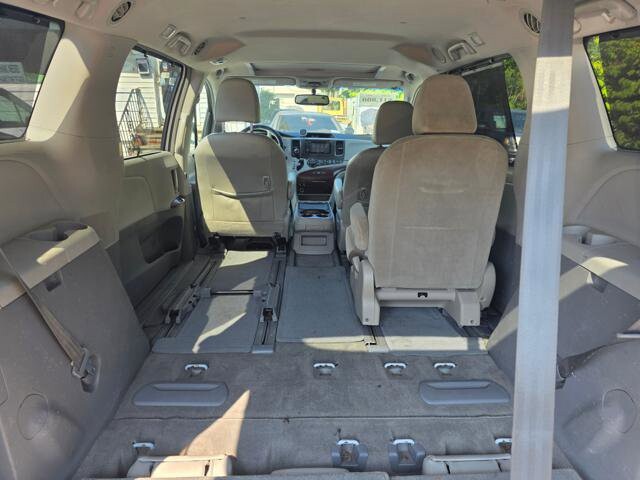 2013 Toyota Sienna in Blauvelt, NY 10913 - 2301847 47
