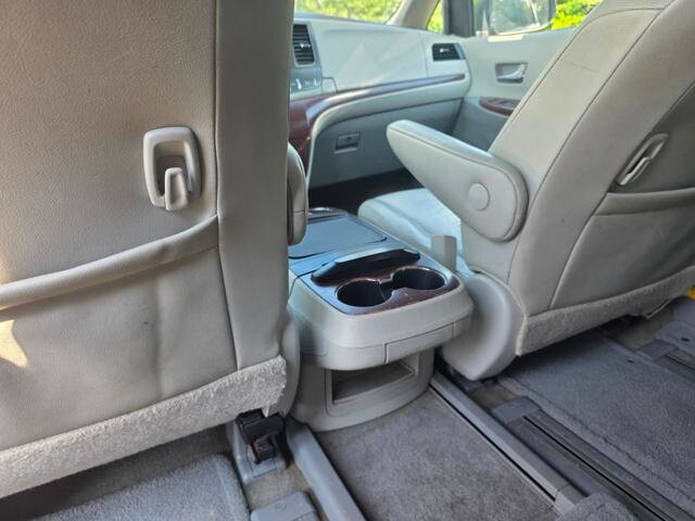 2013 Toyota Sienna in Blauvelt, NY 10913 - 2301847 37