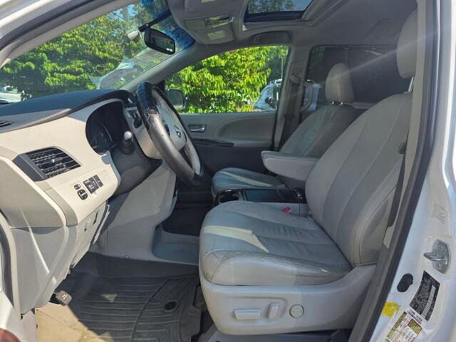 2013 Toyota Sienna in Blauvelt, NY 10913 - 2301847 11