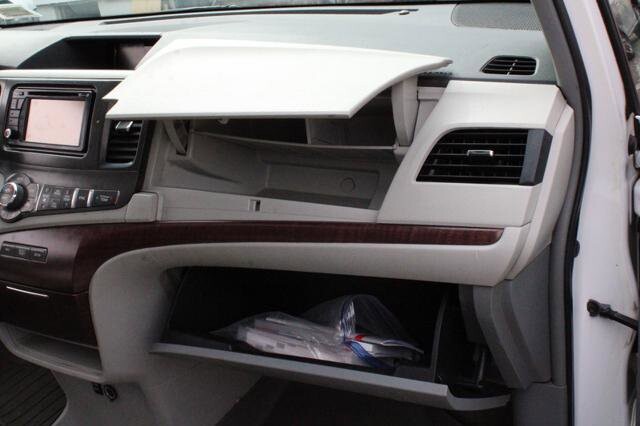 2013 Toyota Sienna in Blauvelt, NY 10913 - 2301847 85