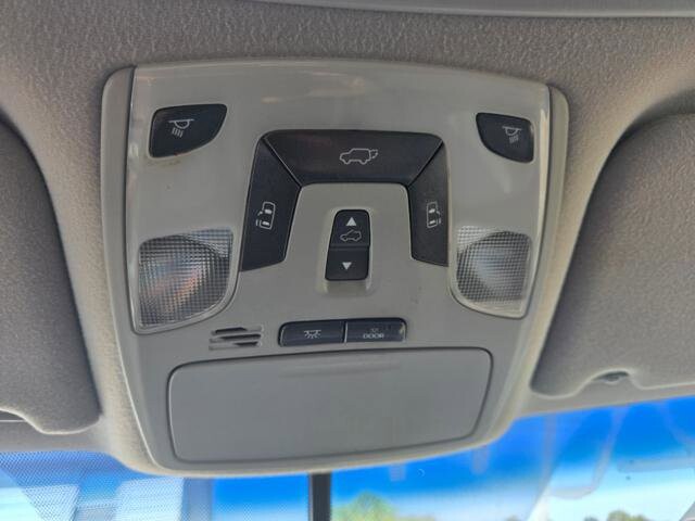 2013 Toyota Sienna in Blauvelt, NY 10913 - 2301847 25