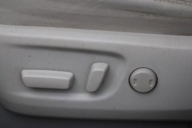 2013 Toyota Sienna in Blauvelt, NY 10913 - 2301847 94