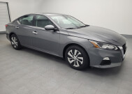 2019 Nissan Altima in Independence, MO 64055 - 2302612 11