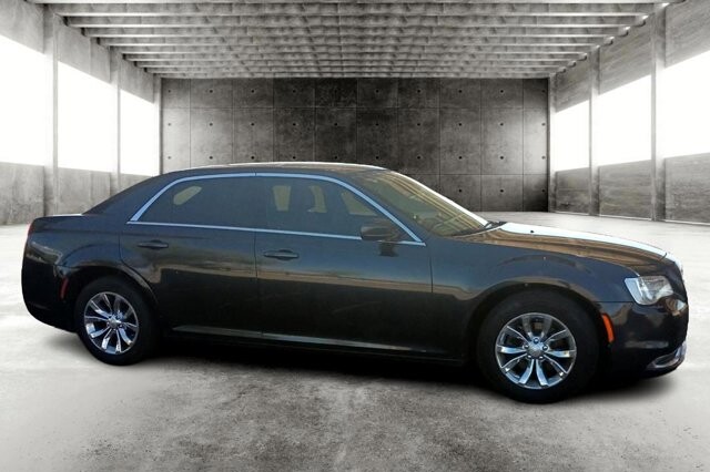 2015 Chrysler 300 in tucson, AZ 85719 - 2302895 4