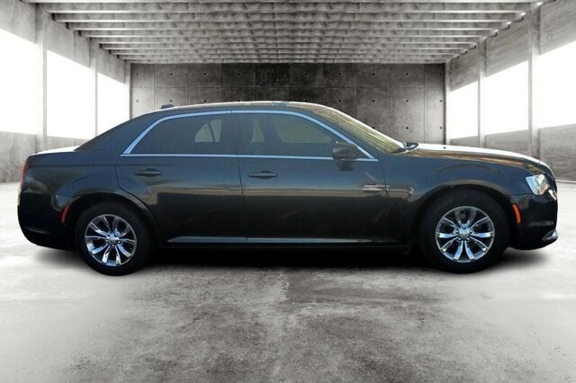 2015 Chrysler 300 in tucson, AZ 85719 - 2302895 3