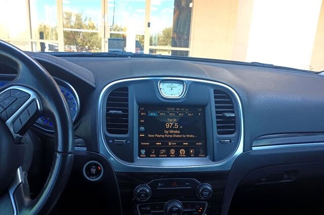 2015 Chrysler 300 in tucson, AZ 85719 - 2302895 12