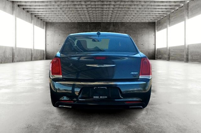 2015 Chrysler 300 in tucson, AZ 85719 - 2302895 8